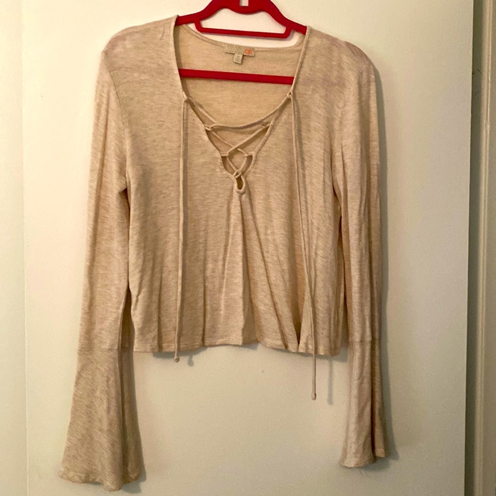 Gianni Bini mid length crop top with flared sleeves